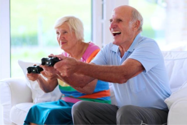 Jogos interativos ajudam na fisioterapia e sociabilidade de idosos