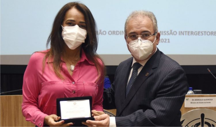 Enfrentamento à covid-19: médicos recebem homenagem