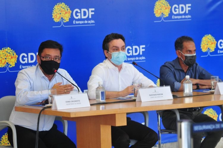 saúde brasília vacinação df secretário de saúde Osnei Okumoto