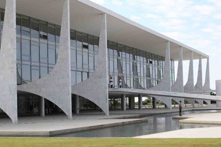 palacio-do-planalto-veto-bolsonaro-cancer-tratamento-oral-saude-brasilia