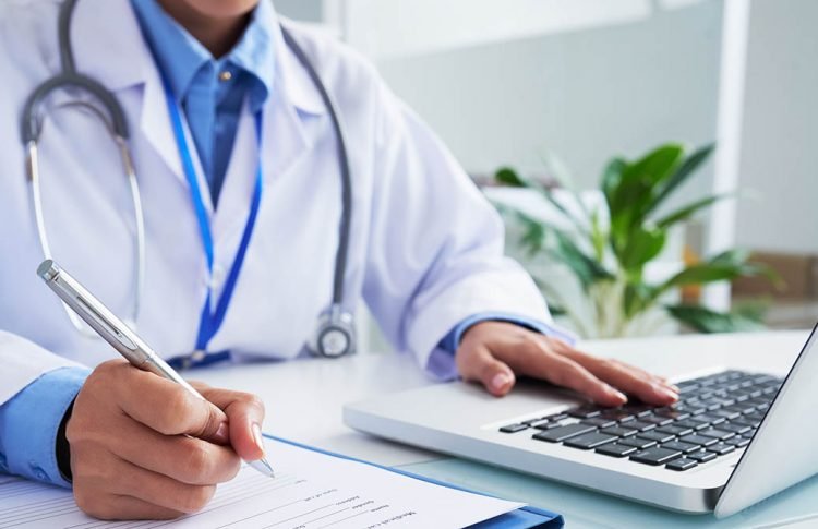 ESCS abre inscrições para cursos de especialização voltados às áreas da saúde