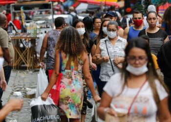 Brasil bate novo recorde de casos de covid-19 registrados em 24h