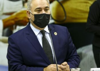 Ministro pede ao Senado para rebaixar covid-19 à situação de endemia