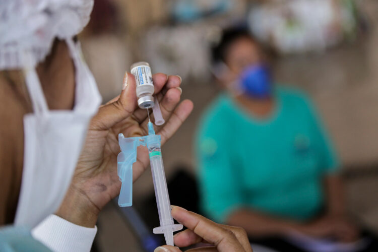 Quem tomou vacina da Janssen terá mais uma dose de reforço