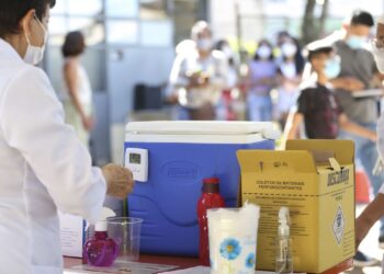 DF libera 4ª dose contra covid-19 para pessoas a partir de 40 anos