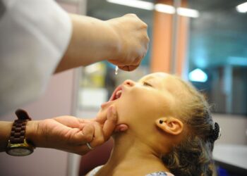 Vacinação infantil: campanha contra a poliomielite começa na segunda (8) no DF