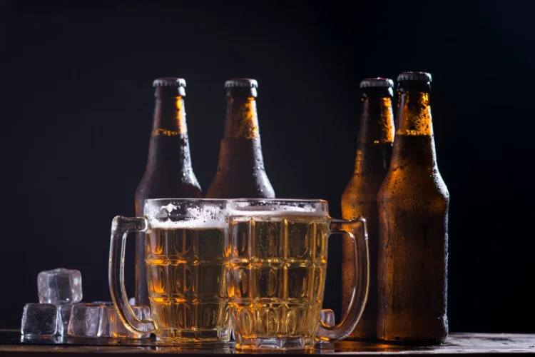 Consumo de álcool provoca 12 mortes por hora no país, aponta Fiocruz