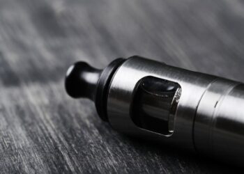 cigarro-eletronico-vape-estudo-saliva-doenca-saude-brasilia